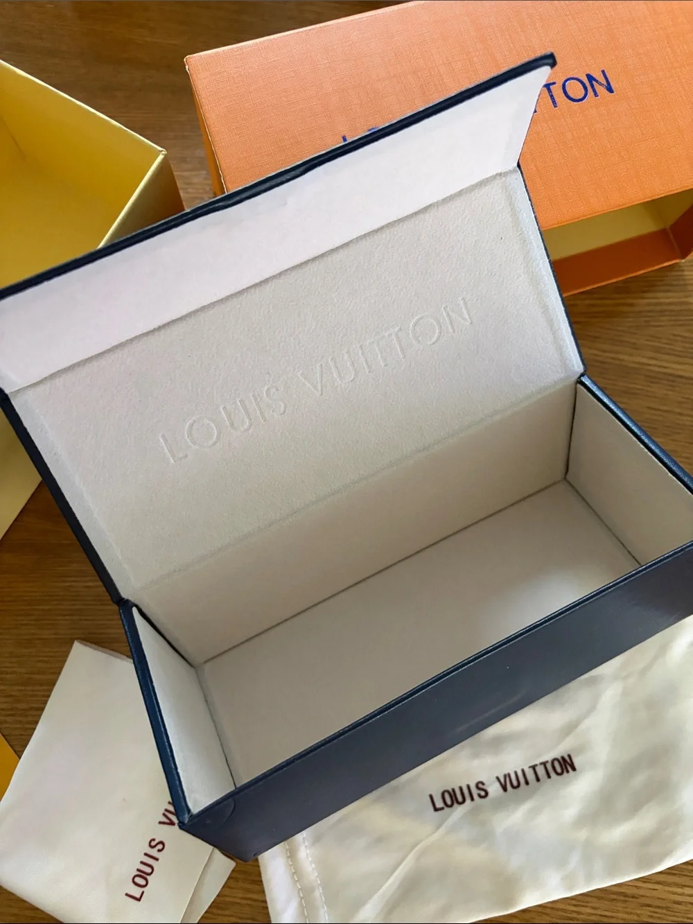 Louis Vuitton Accessories Empty Sunglasses Box,Case Lens Cleaning Cloth,Dust Bag - Picture 8 of 16